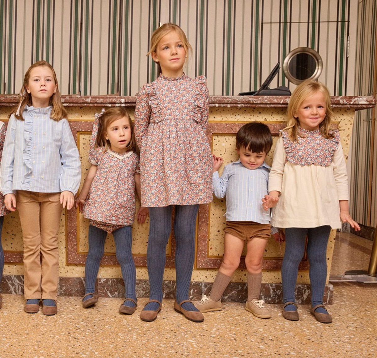 What to Wear for Fall Family Photos: An Easy Guide to Choosing Your Color Palette