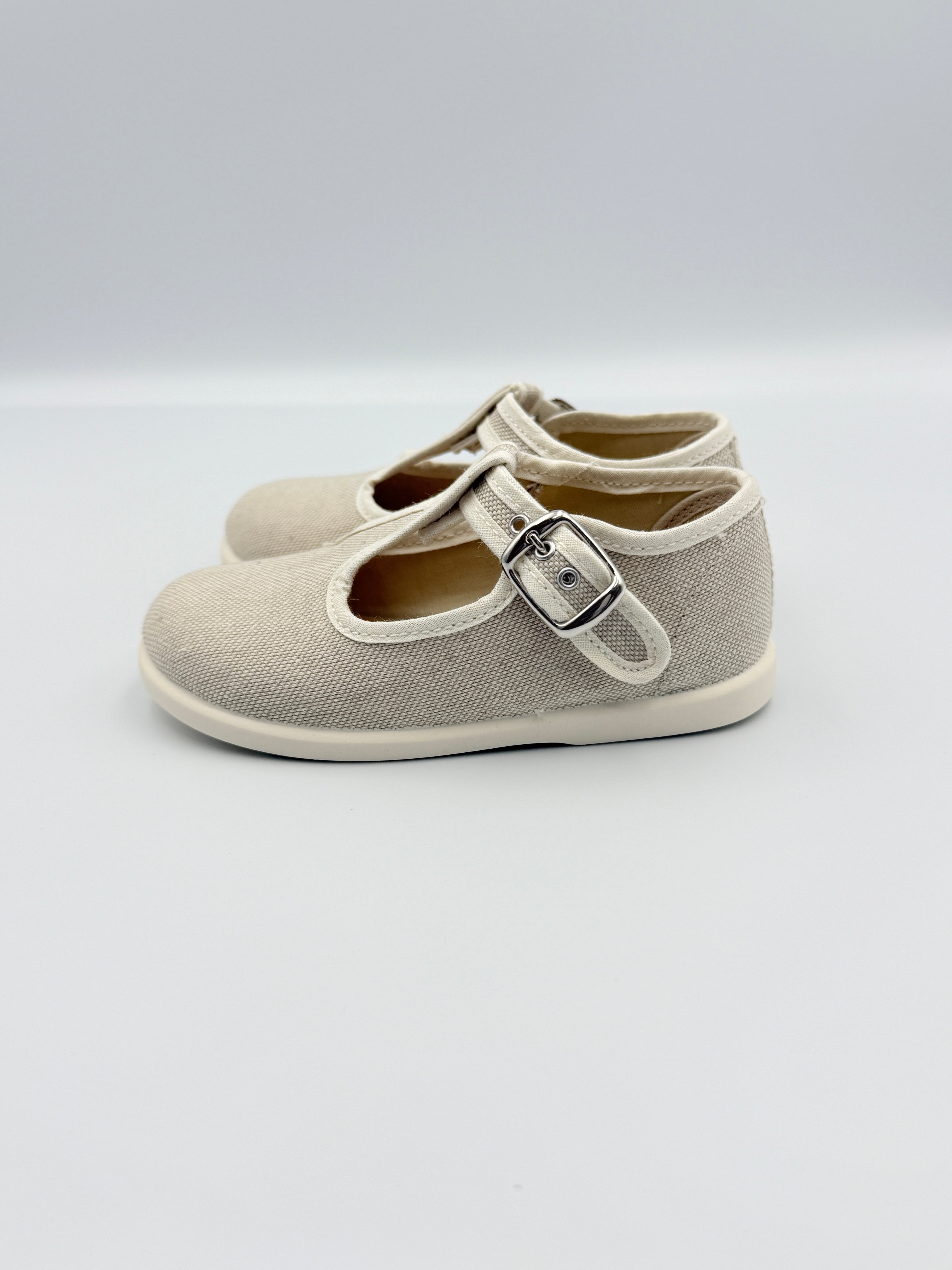 T- Strap ‘Viena' Sand