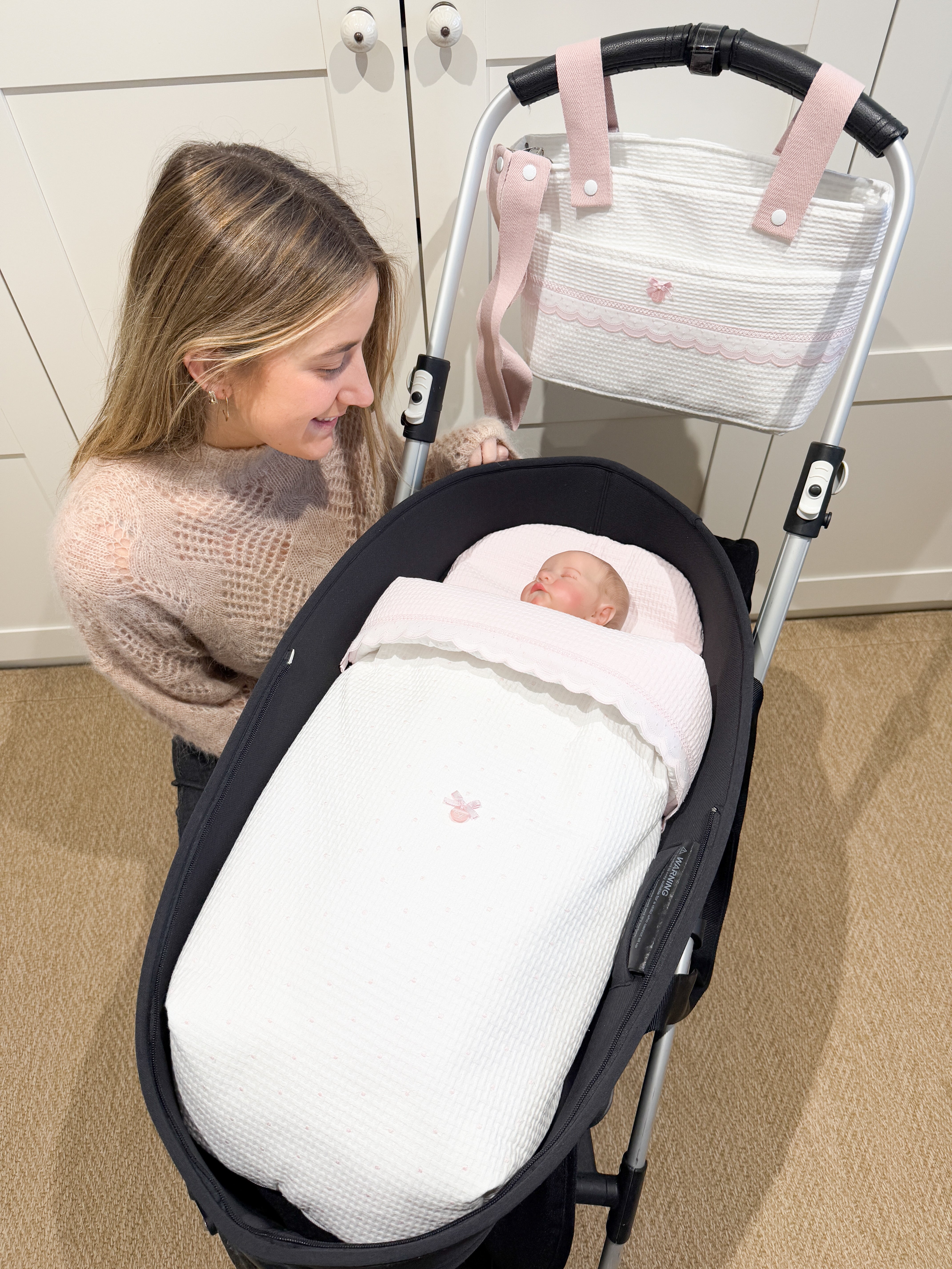 Carry Cot Dots Pink