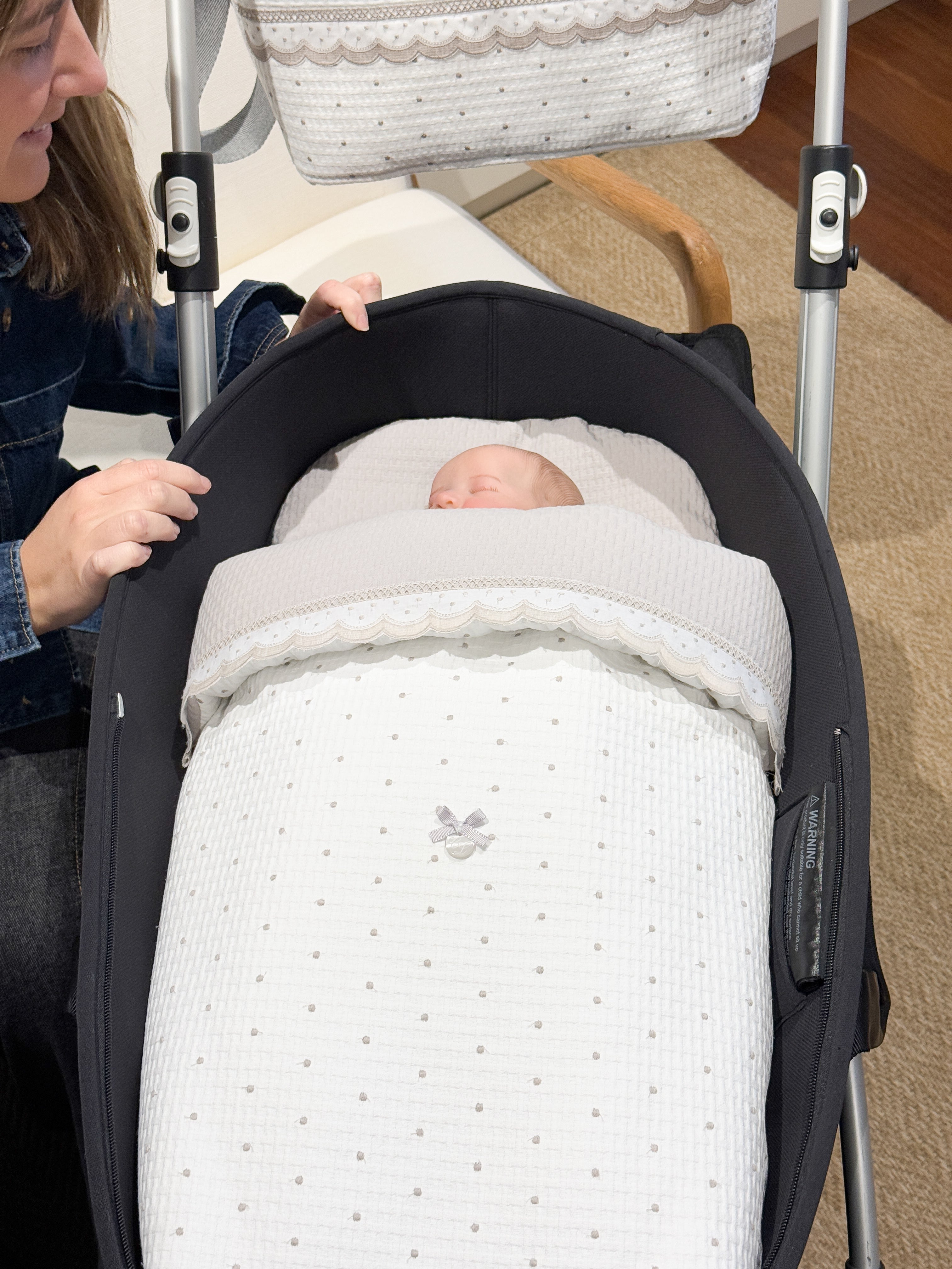 Carry Cot Dots Grey