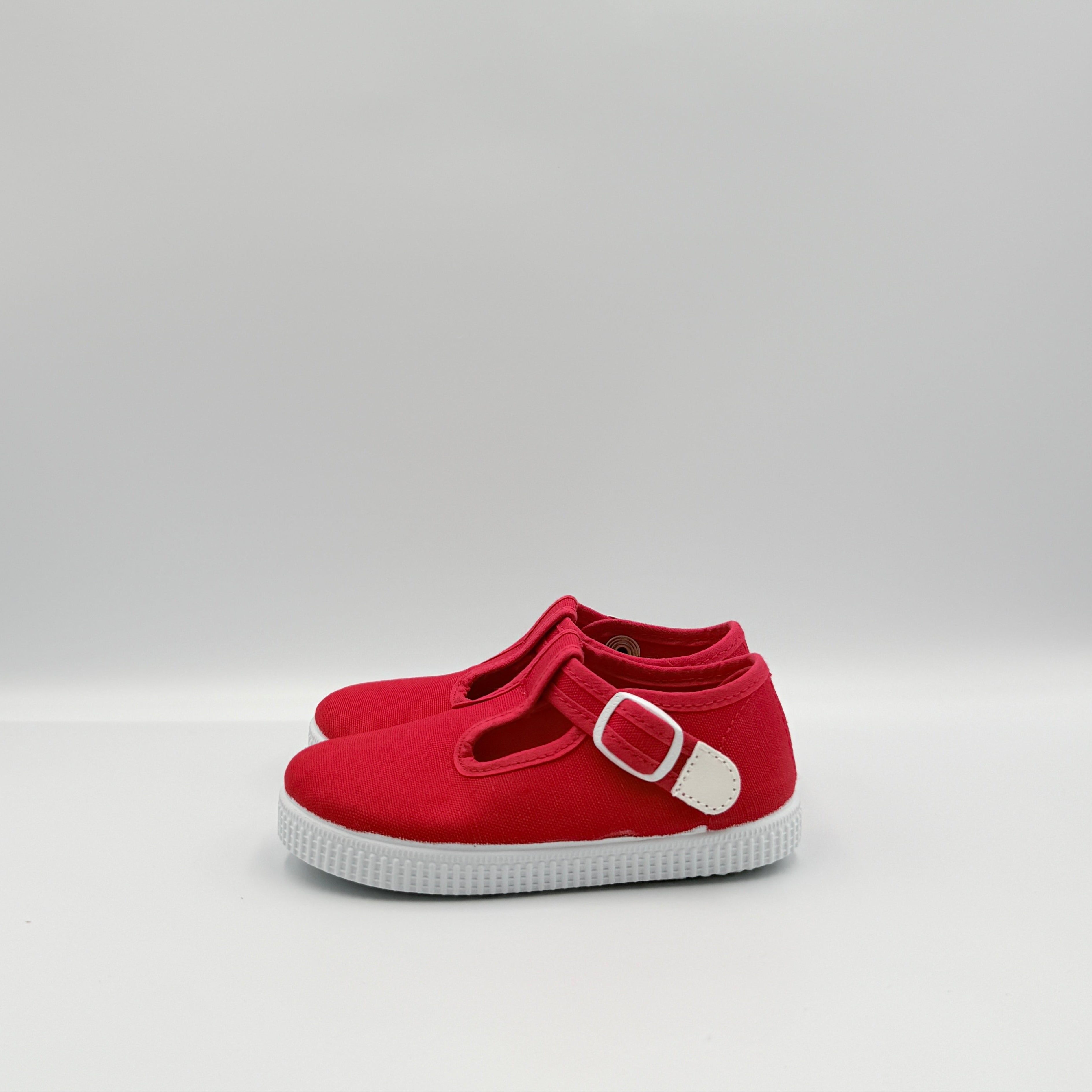 T- Strap 'Naia' Red