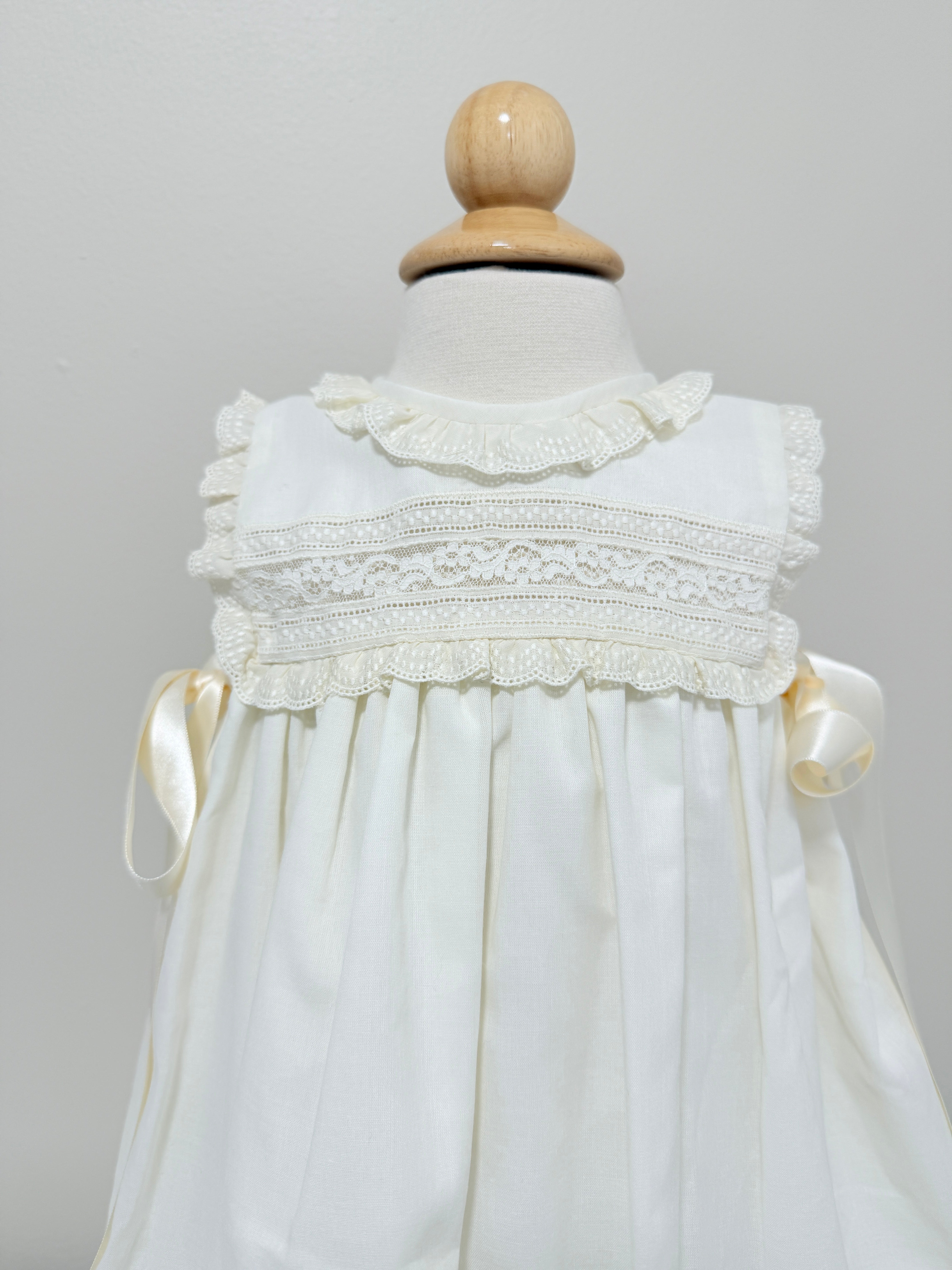 Artisanal Gown 'Batiste'